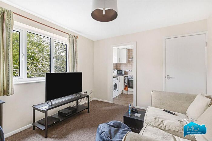 1 Bedroom Apartment To Rent In Blackdown Close, East Finchley, London, N2