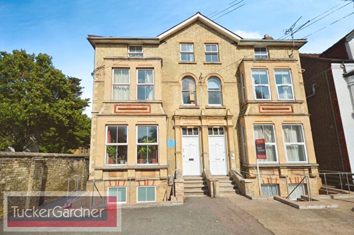 1 Bedroom Flat To Rent In Hills Road, Cambridge, CB2