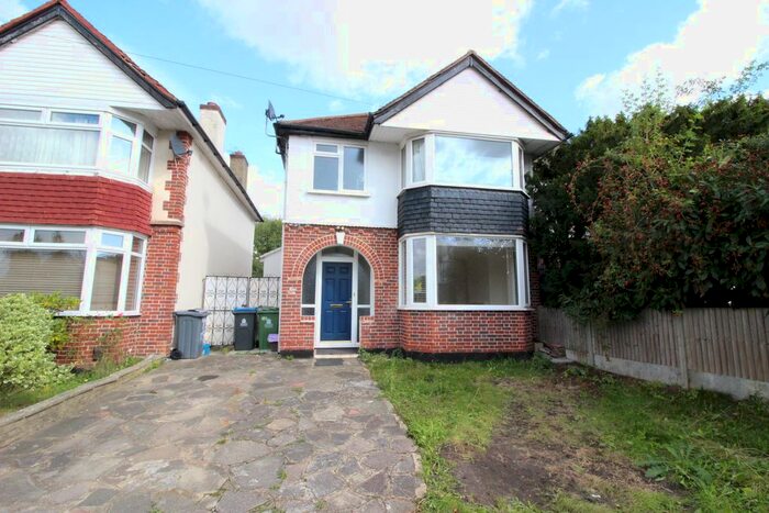 3 Bedroom Detached House To Rent In Manor Drive North, Worcester Park, KT4