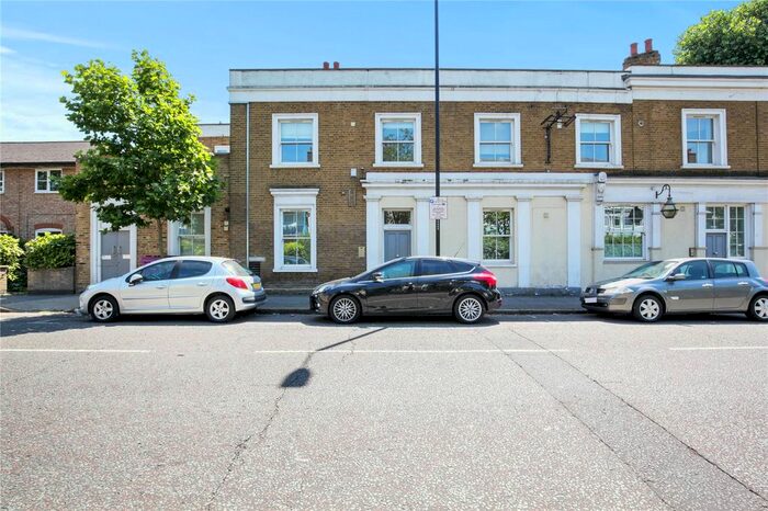 1 Bedroom Flat To Rent In Bishops Way, Bethnal Green, E2