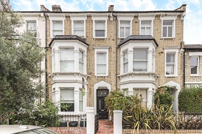 Studio To Rent In Warbeck Road, London, W12