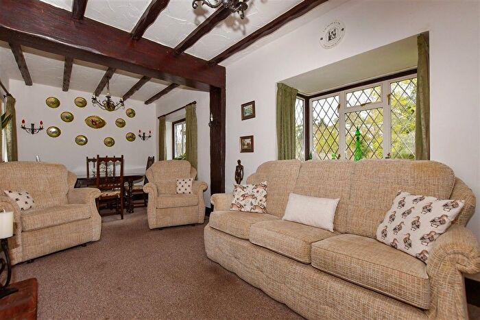 3 Bedroom Detached Bungalow For Sale In Tinkerpot Lane, West Kingsdown, Sevenoaks, Kent, TN15