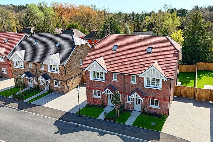 3 Bedroom Semi Detached House For Sale In London Road, Ascot, RG12