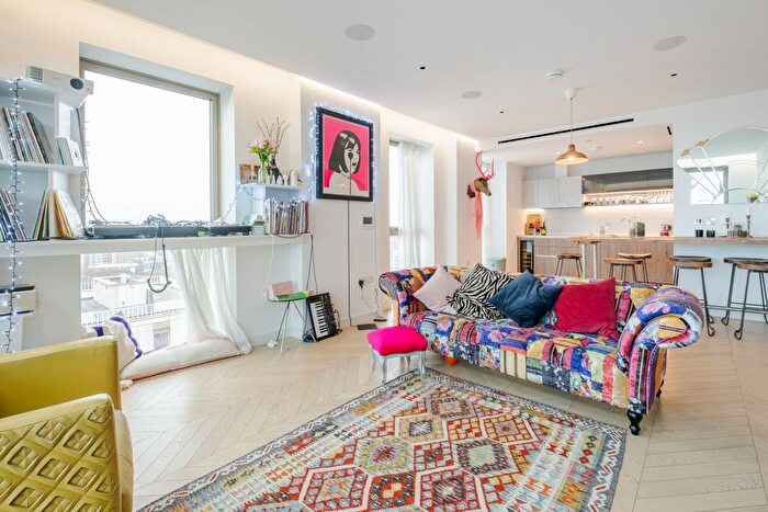 3 Bedroom Flat To Rent In Downs Road, London, E5