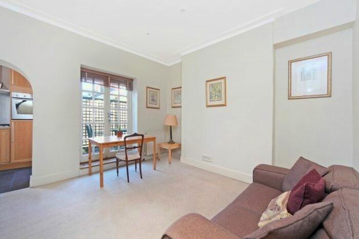 2 Bedroom Flat To Rent In Chalcot Square, Primrose Hill, NW1