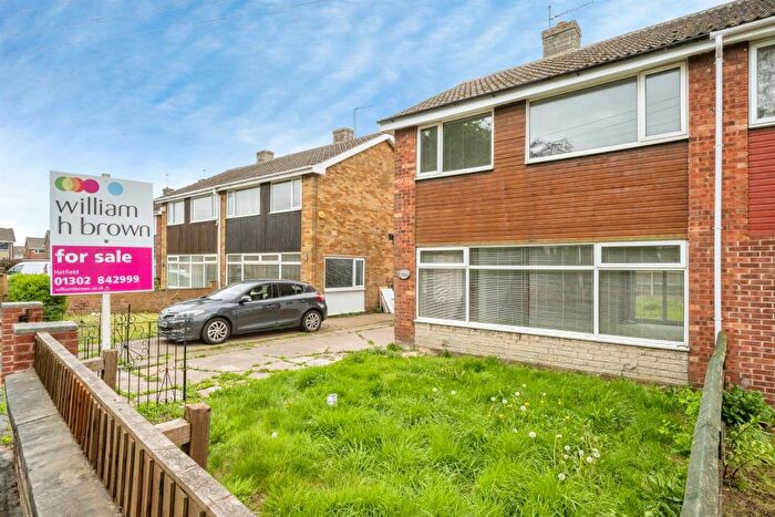 3 Bedroom Semi-detached House For Sale In Durham Road, Dunscroft, Doncaster, DN7