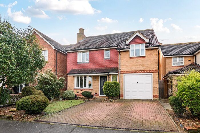 4 Bedroom Detached House For Sale In Plantation Close, Greenhithe, DA9