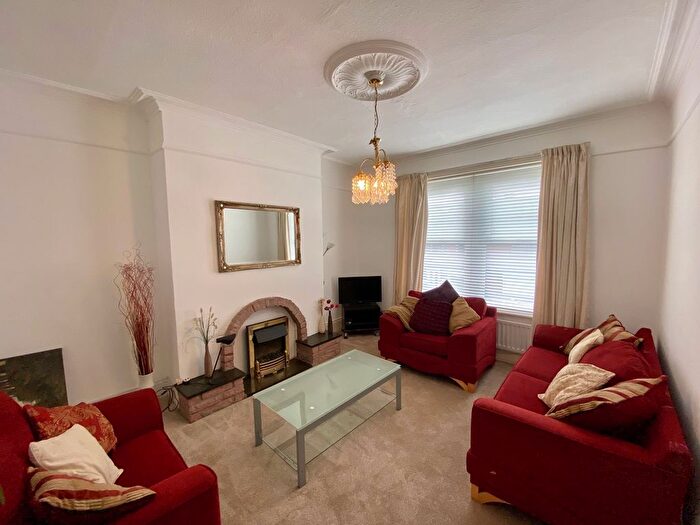 2 Bedroom Flat To Rent In Beaumont Terrace, Newcastle Upon Tyne, NE3