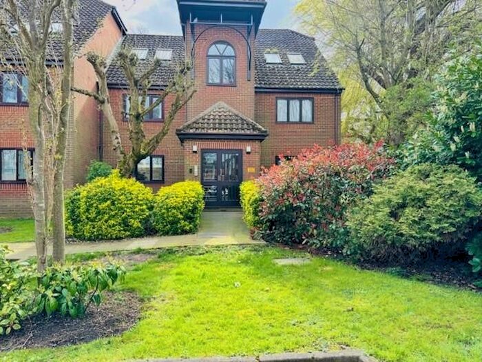 1 Bedroom Flat To Rent In Millers Lane, Stanstead Abbotts, SG12