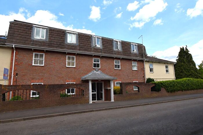 1 Bedroom Flat To Rent In York Mews, Alton, Hampshire, GU34