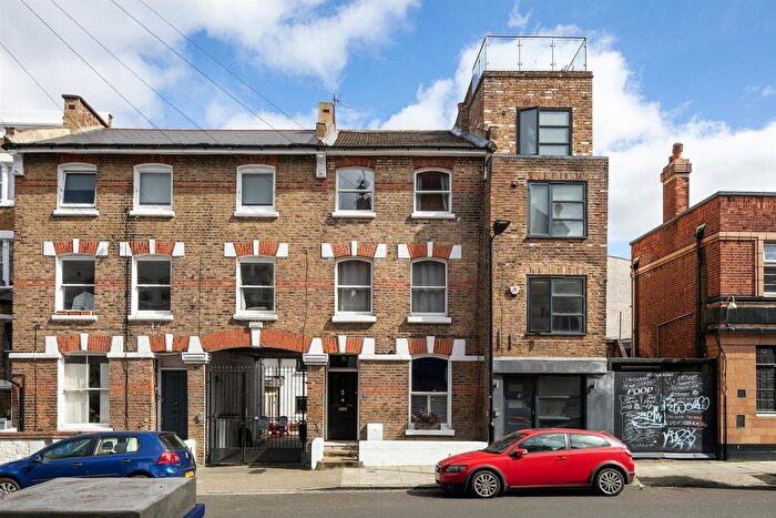 4 Bedroom Terraced House For Sale In Gautrey Road, Nunhead, SE15