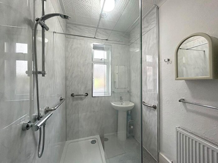 2 Bedroom Detached House To Rent In Kingston Road Romford, RM1