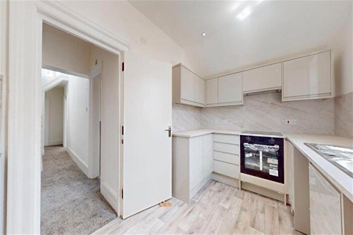 2 Bedroom Apartment To Rent In Station Road, Chingford, E4