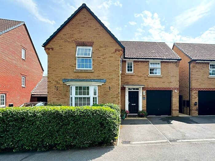 4 Bedroom Detached House For Sale In Erghum Lane, Devizes, Wiltshire, SN10