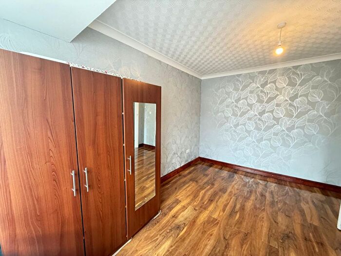 4 Bedroom Terraced House To Rent In George V Way, Perivale, London, Greater London, UB6