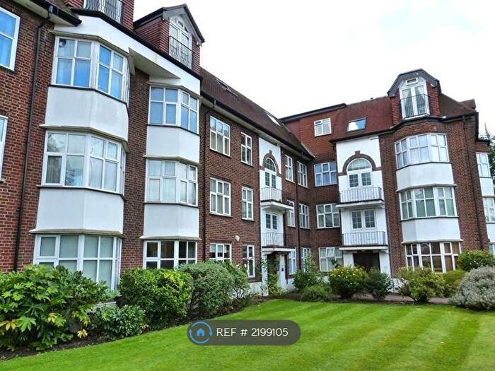 4 Bedroom Flat To Rent In Collingwood Court, Hendon, NW4