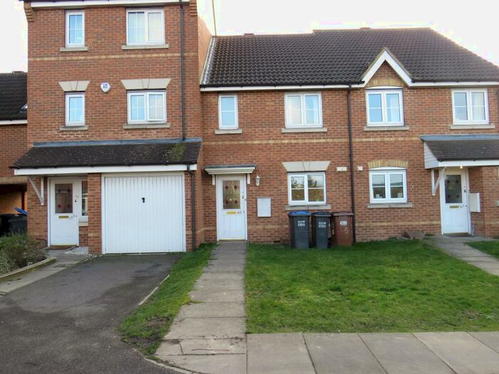 3 Bedroom House To Rent In Campion Road, Hatfield, AL10