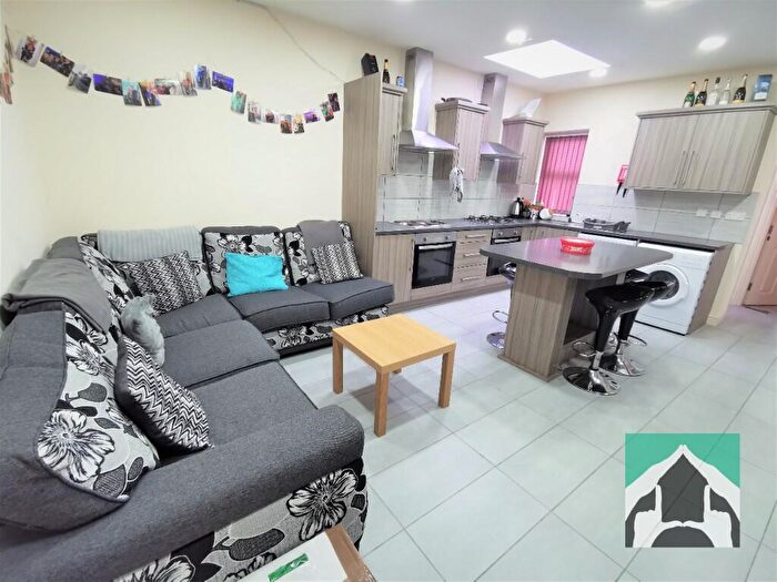 6 Bedroom Terraced House To Rent In Dawlish Road, Birmingham, B29