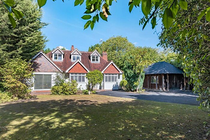 3 Bedroom Detached House For Sale In The Avenue, Rowington, Warwick, CV35