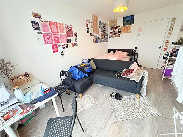 Studio To Rent In Fellows Road, London, NW3