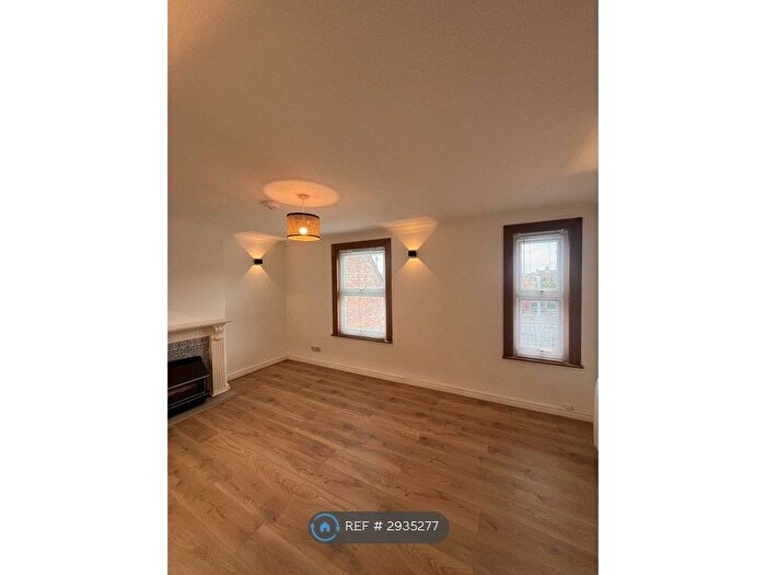 1 Bedroom Flat To Rent In Briar Close, Evesham, WR11