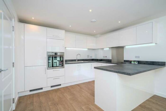 1 Bedroom Apartment To Rent In Lapwing Heights, Waterside Way, London N17