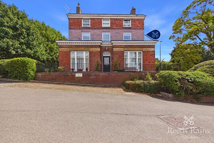 2 Bedroom Apartment For Sale In Park Lane, Congleton, Cheshire, CW12