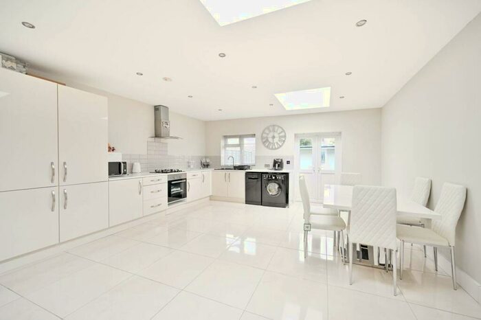 3 Bedroom Terraced House To Rent In Byron Road, New Malden, KT3