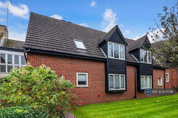 1 Bedroom Flat To Rent In Christchurch Close, St. Albans, AL3