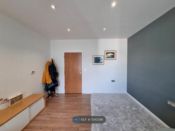 1 Bedroom Flat To Rent In Sequoia House, London, SE16