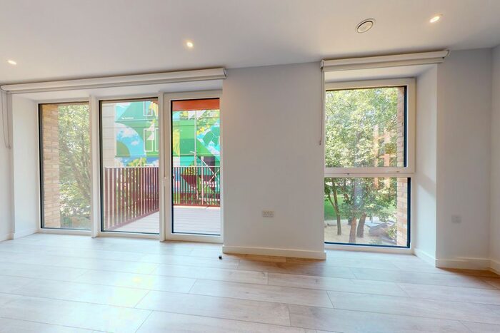 2 Bedroom Flat To Rent In Chatteris Way, London, SE17