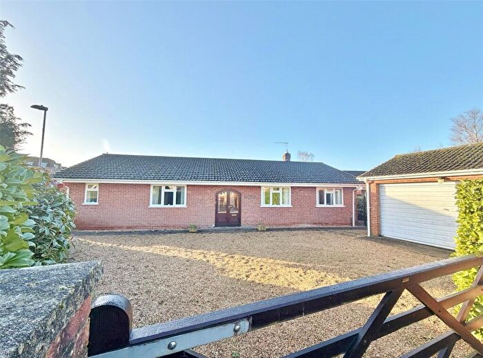 3 Bedroom Bungalow For Sale In Berkeley Close, Verwood, Dorset, BH31