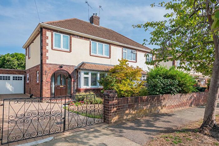 3 Bedroom Semi Detached House For Sale In Metcalf Road, Ashford, Surrey, TW15