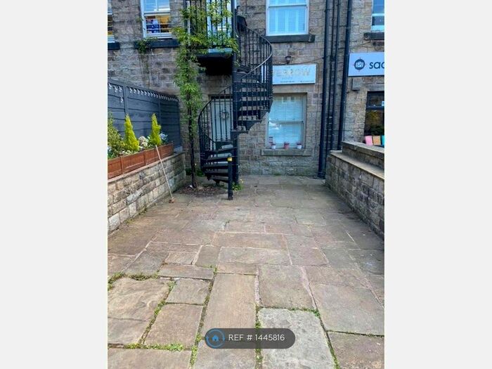 2 Bedroom Flat To Rent In St. Marys Gate, Uppermill, Oldham, OL3