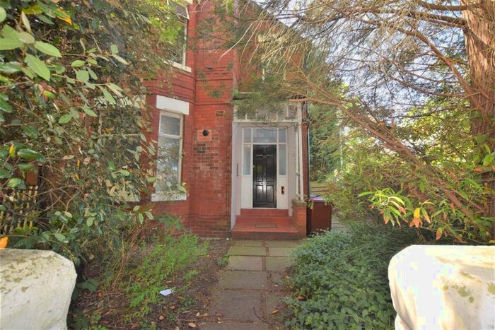 Apartment To Rent In Ellesmere Road, Manchester, M21