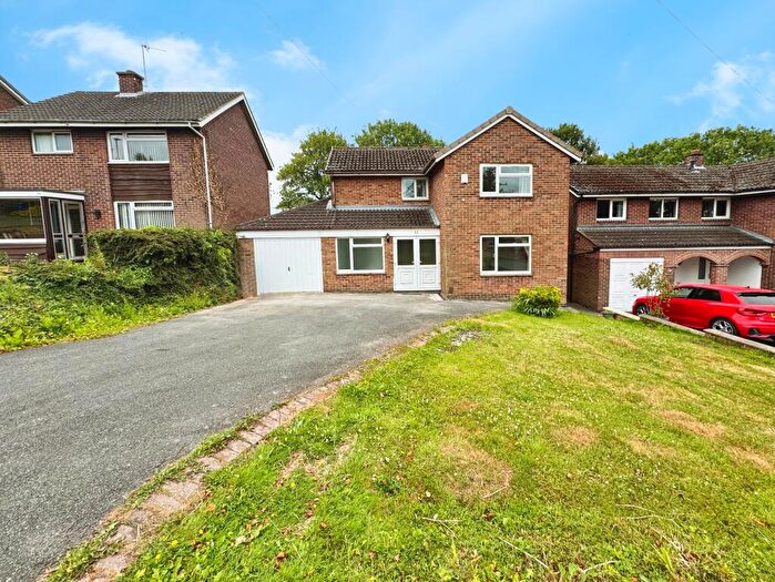 3 Bedroom Detached House To Rent In Carsington Crescent, Allestree, Derby, DE22