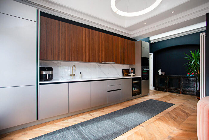 2 Bedroom Character Property For Sale In Chalk Lane, Epsom, KT18