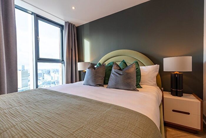 3 Bedroom Flat To Rent In Flat, Swan Street, Manchester, Greater Manchester, M4