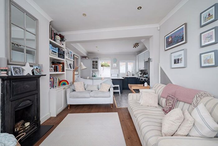 4 Bedroom Terraced House For Sale In Willow Vale, London, W12