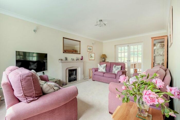 5 Bedroom Detached House For Sale In Meadway, Harpenden, Hertfordshire, AL5