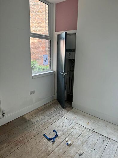 1 Bedroom Flat To Rent In Manor Avenue, Manchester, M41