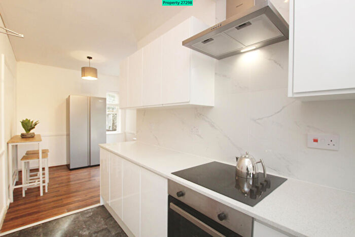 5 Bedroom House To Rent In Wycliffe Road, London, SW11