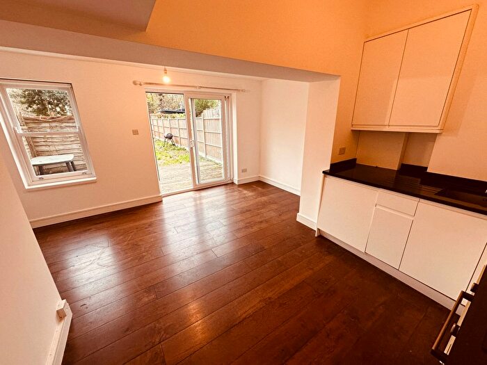 1 Bedroom Flat To Rent In Mulkern Road, London, N19