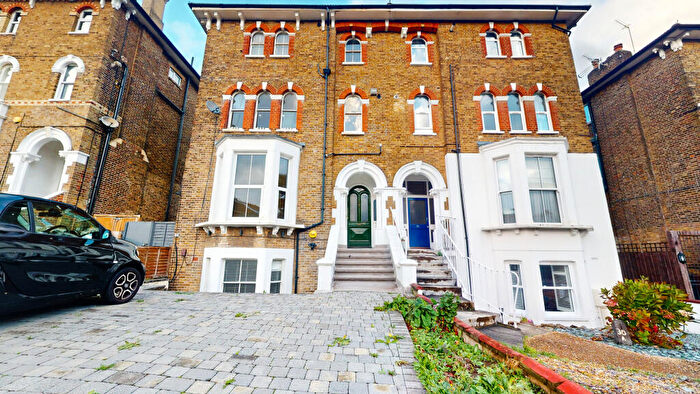 1 Bedroom Flat To Rent In Bromley Grove, Bromley, BR2