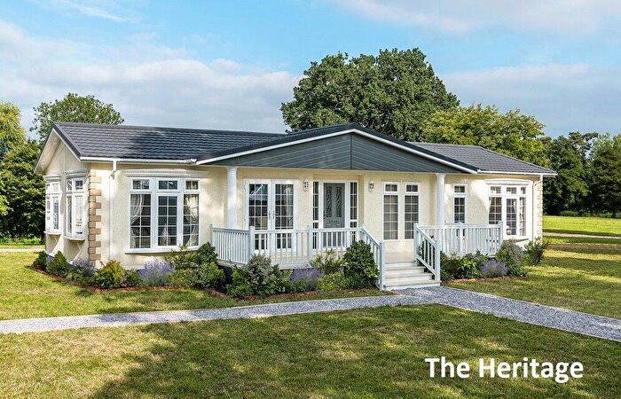 2 Bedroom Park Home For Sale In Trowbridge Lodge Park, Trowbridge, BA14