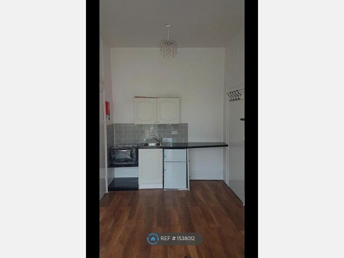 Studio To Rent In Turnpike Lane, London, N8