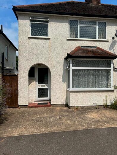 3 Bedroom Terraced House To Rent In King Georges Avenue, Watford, WD18