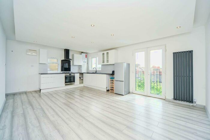1 Bedroom Flat To Rent In Mitcham Lane, Streatham, London, SW16