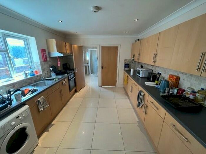 8 Bedroom House To Rent In Rigby Road, Southampton, SO17