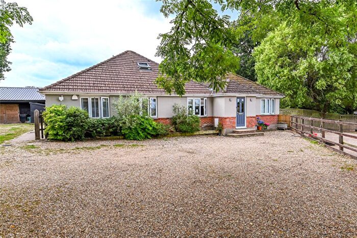 4 Bedroom Bungalow For Sale In Wootton Road, Tiptoe, Lymington, Hampshire, SO41